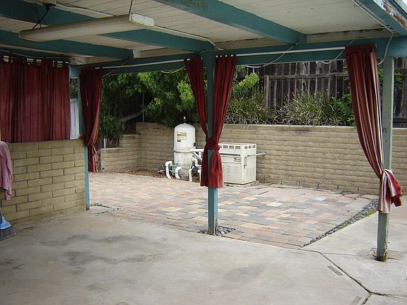 4th image of 5546 Chateau Dr