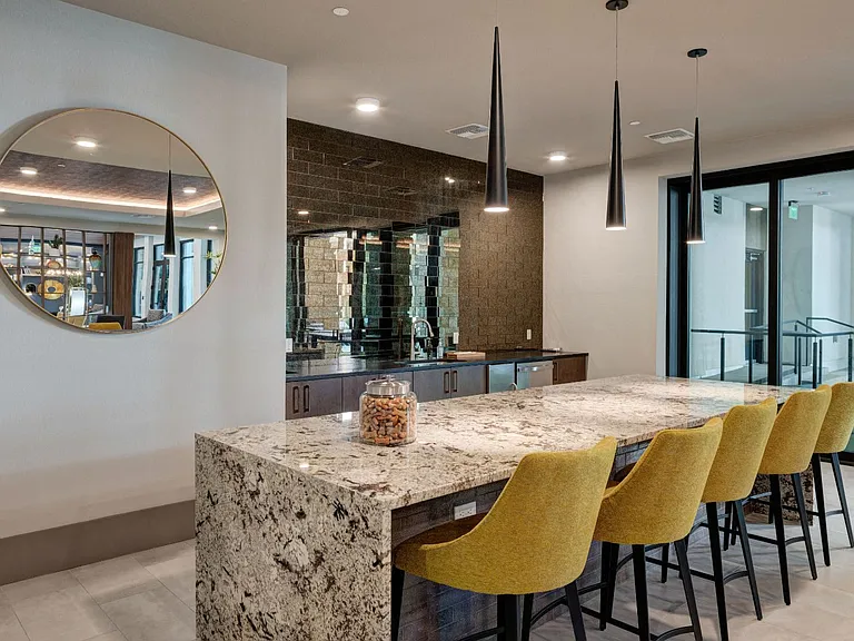 Scottsdale Grand — Photo 44