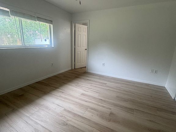 3rd image of 123 SE 24th Ave #125