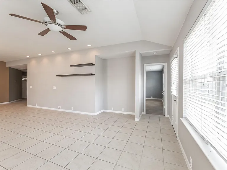 16522 Grenada Falls Dr — Photo 9