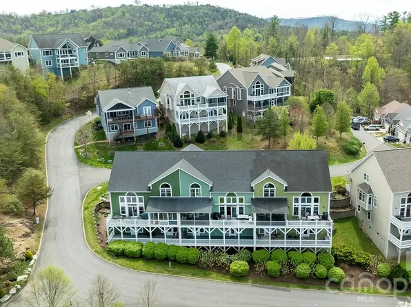 5 Gemini Hts, Weaverville, NC 28787