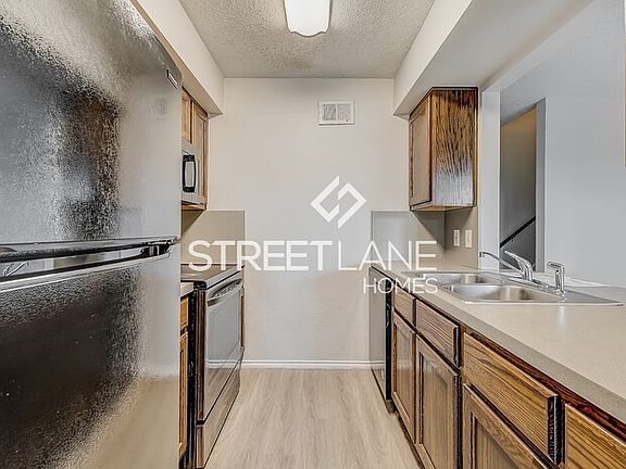 4th image of 1515 Sunrise Ln