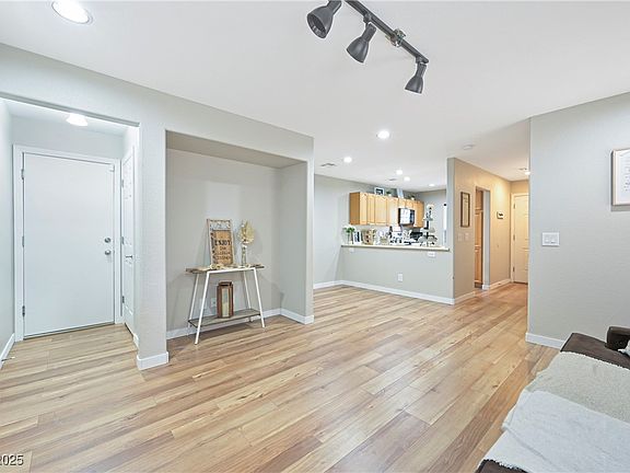 5th image of 9053 Pearl Cotton Ave