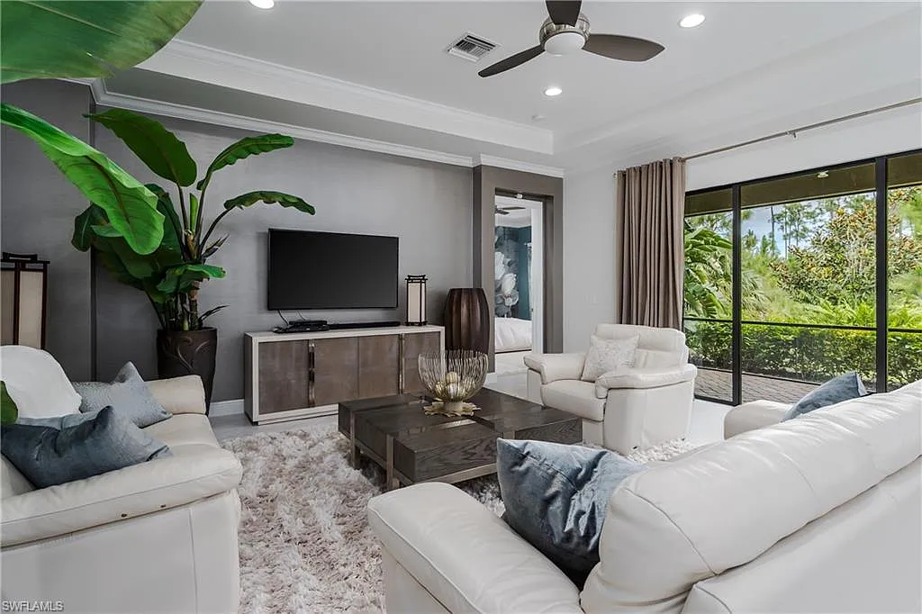 3 bed, 3.0 bath, 2880 sqft, $6,000 — Photo 3