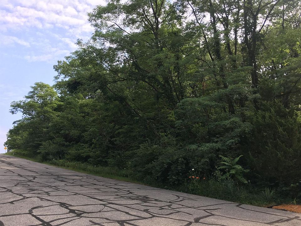 2nd image of 19 Chrismar Rd