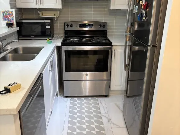 23 Lorraine Dr, Toronto, ON