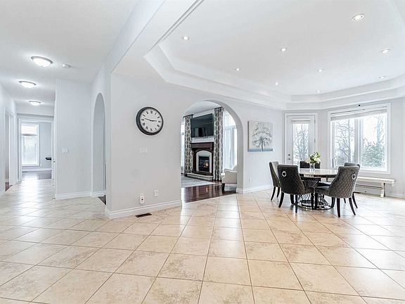 4th image of 11 Stewart Dr