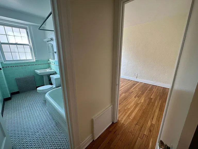 New King Edward Apartments — Photo 294