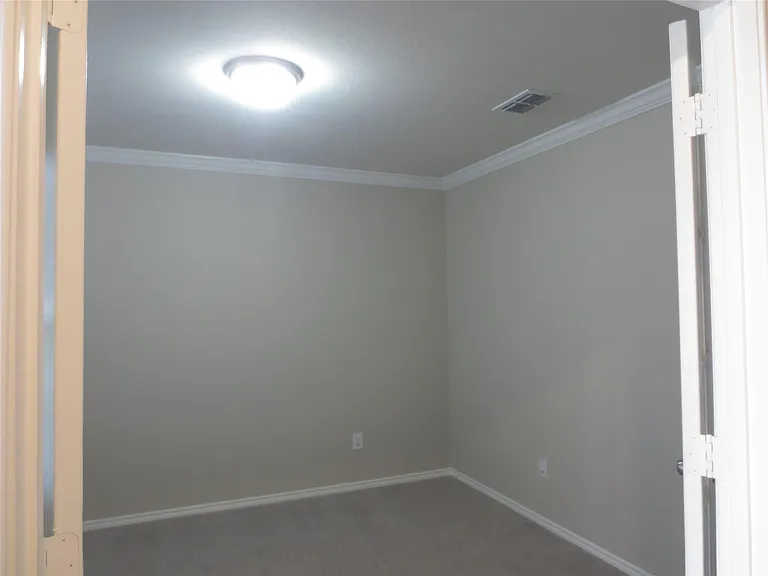 4633 Benham Dr — Photo 13