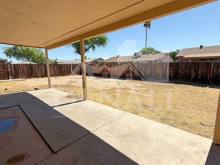 2027 N 66th Dr — Photo 17