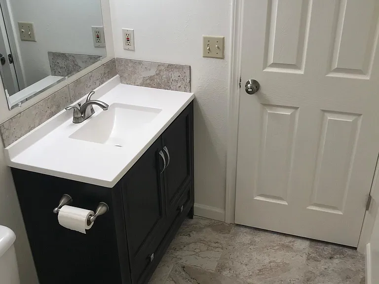 603 NW Linden Ave #603 — Photo 5
