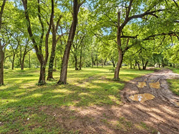 152 Bowden Cir, Burleson, TX 76028