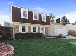 8 Saint Ives Ln, Vernon Hills, IL