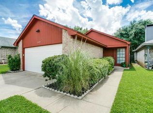 1719 Red Bud Ln, Euless, TX 76039