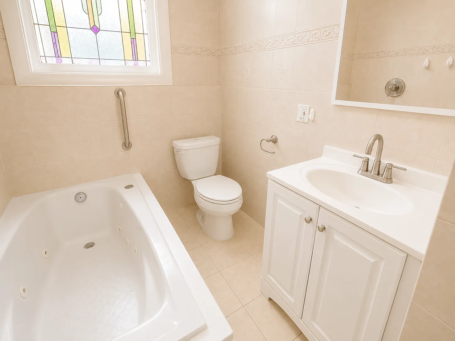 4 bed, 1350 sqft, $2,245 — Photo 4