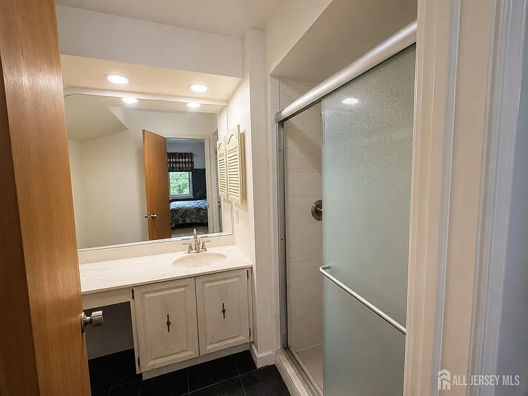 1805 Deerfield Dr — Photo 9