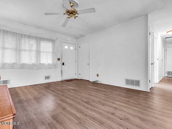 5th image of 987 Grace Drive