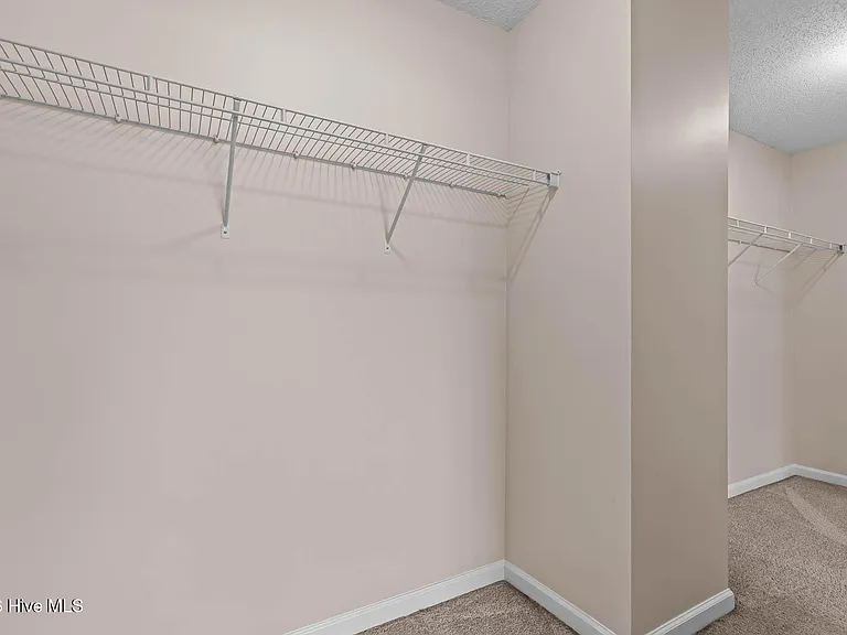 303 Mann St — Photo 37