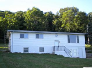 15593 S Mound Rd, Sherrill, IA 52073