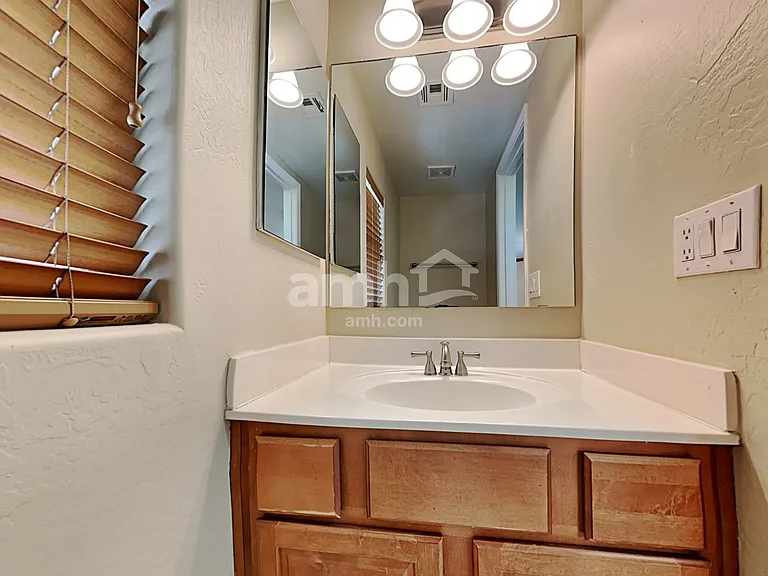 1760 E Joseph Way — Photo 8