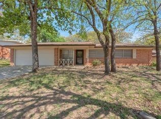 33 Somerset Ter, Bedford, TX 76022