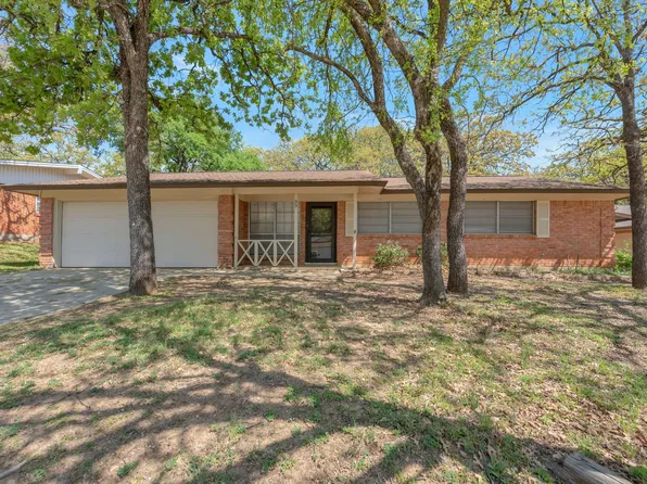 33 Somerset Ter, Bedford, TX 76022