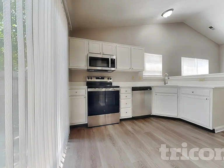 8341 Country Club Blvd — Photo 6