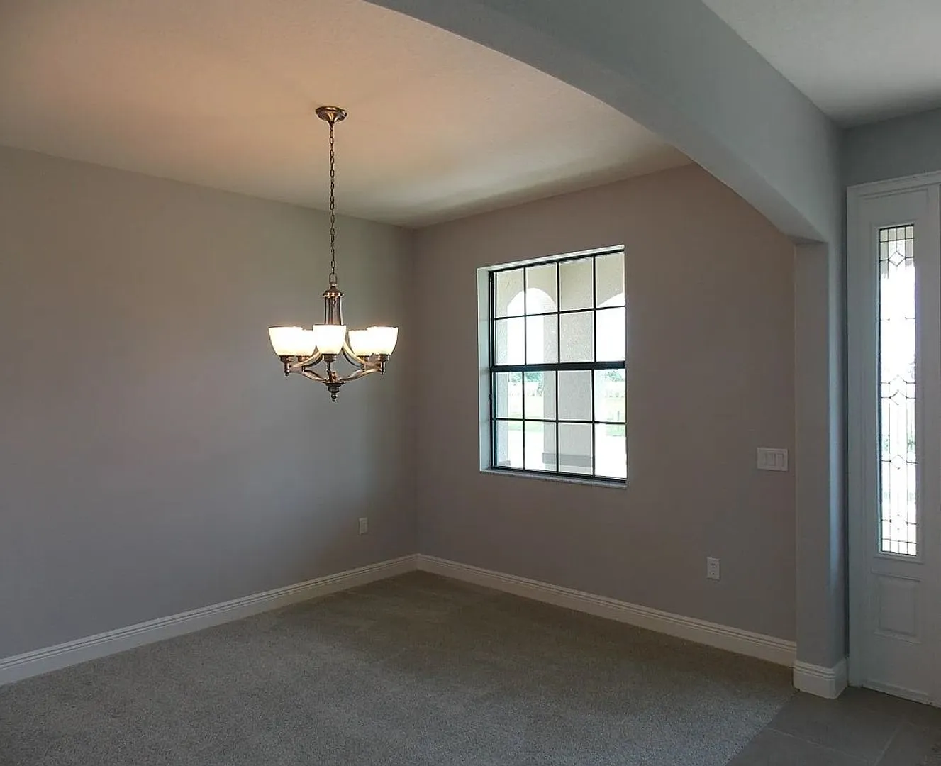Spacious 5BR/4BA Home with Pool in Riverview — Photo 3