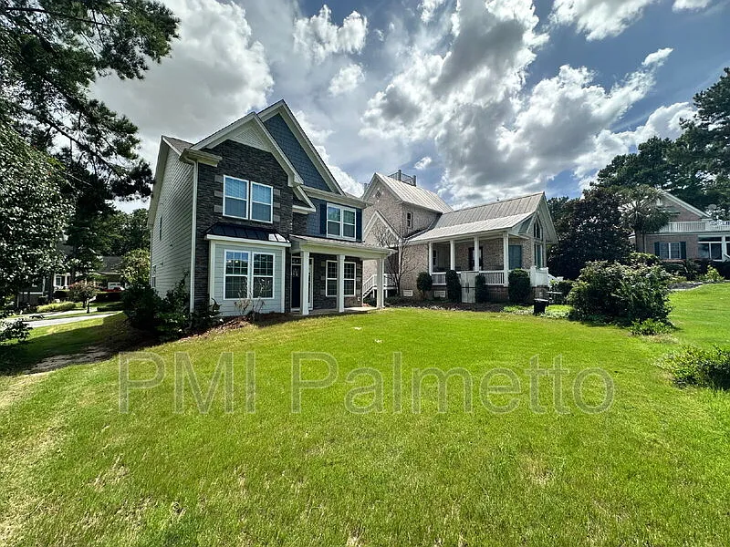 4 bed, 2.5 bath, 2874 sqft, $2,800 — Photo 2