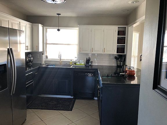 3rd image of 1152 Sunset Ln