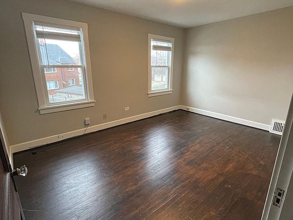5th image of 15200 Lydian Ave #0