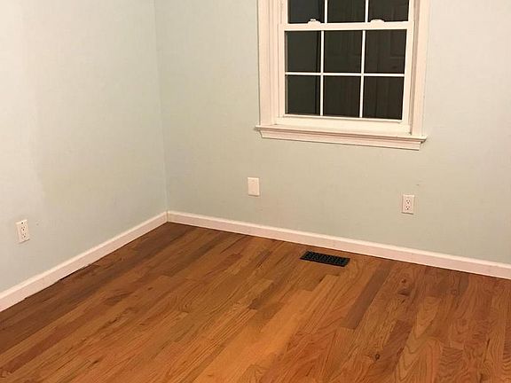 5th image of 1007 Nelson St