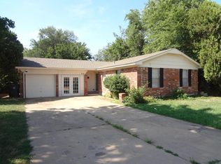 215 W Campbell Dr, Midwest City, OK 73110