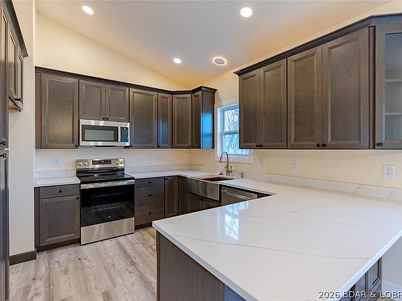 2nd image of 85 Fox Run Ct