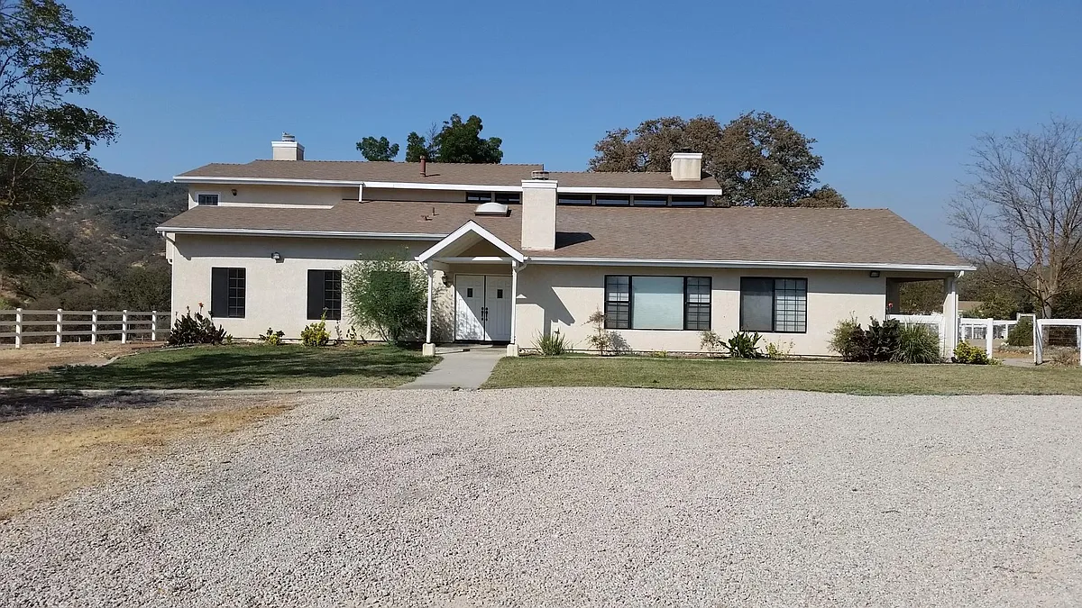 Building Photo - 3685 San Marcos Rd