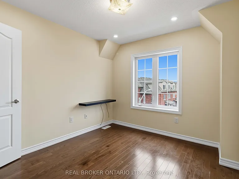 27 McCartney St #MAIN — Photo 31