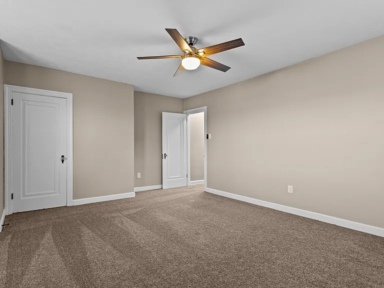 2 Gregory St — Photo 19