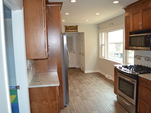5th image of 6038 N Elston Ave #1