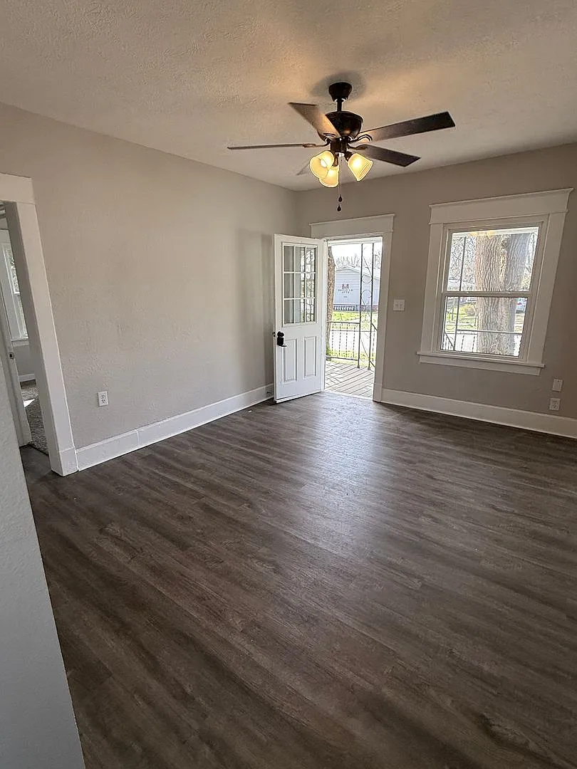 2 bedroom/1 bathroom — Photo 3