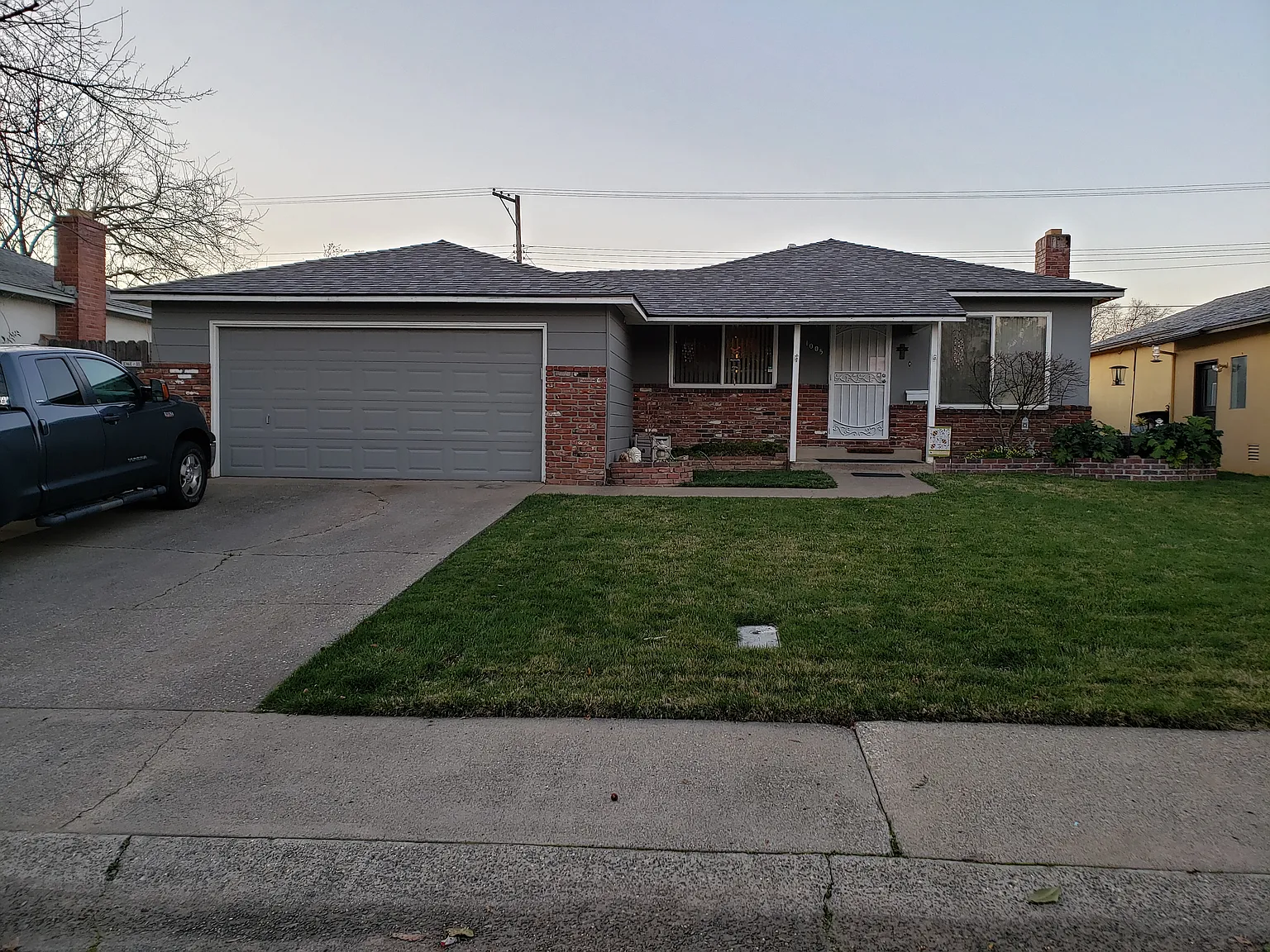 1005 Coloma Way photo 1