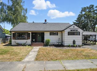 406 S Meridian St, Newberg, OR 97132
