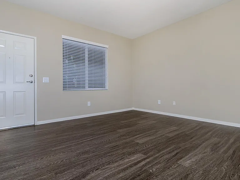 Laurel Glen Apartment Homes — Photo 44
