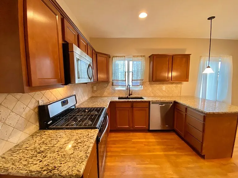 323 N Norris Ave — Photo 4