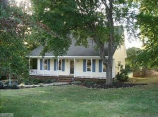 1504 Trinity Garden Cir, Clemmons, NC 27012