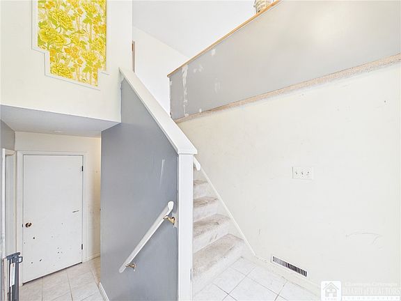 2nd image of 925 Forness Ave