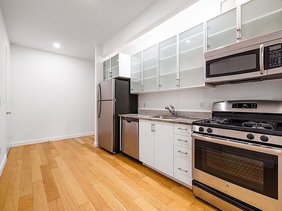 4th image of 37 Wall St APT 23T