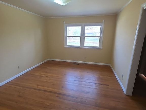 5th image of 1244 Walton Ln