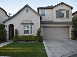 1695 Glen Oban Ln, Clovis, CA