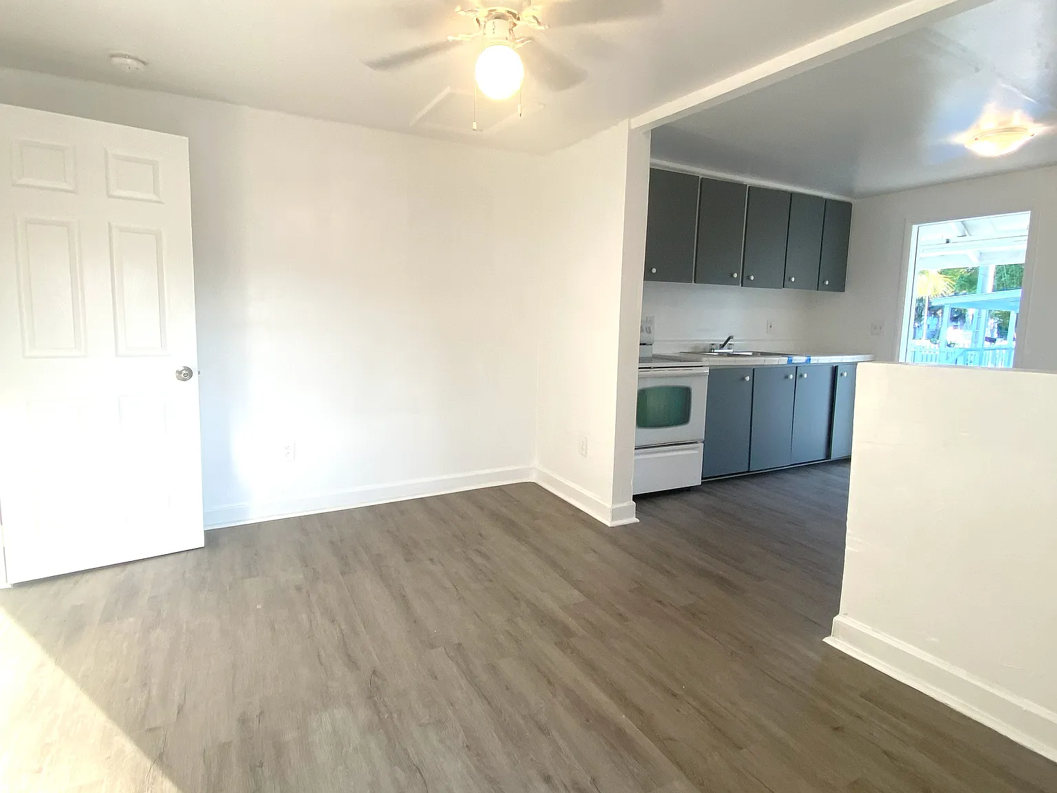 1 bed, 423 sqft, $1,100 — Photo 2