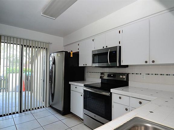 5th image of 768 Golden Sunshine Cir